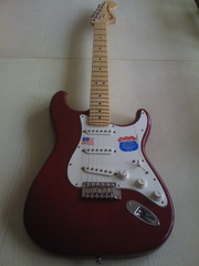 Электрогитару Fender Stratocaster